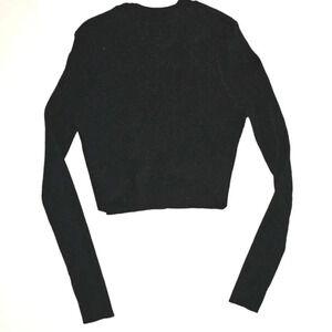 BLACK stretch rib long sleeve crop